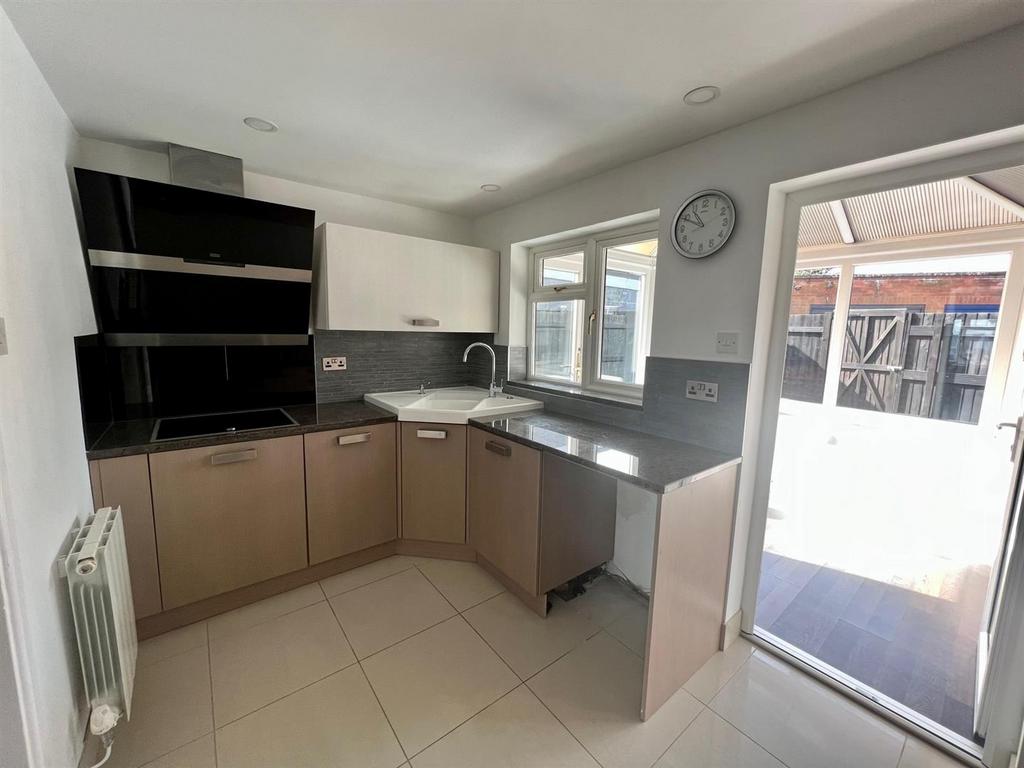 69 Upper Howsell kitchen - Copy.jpg