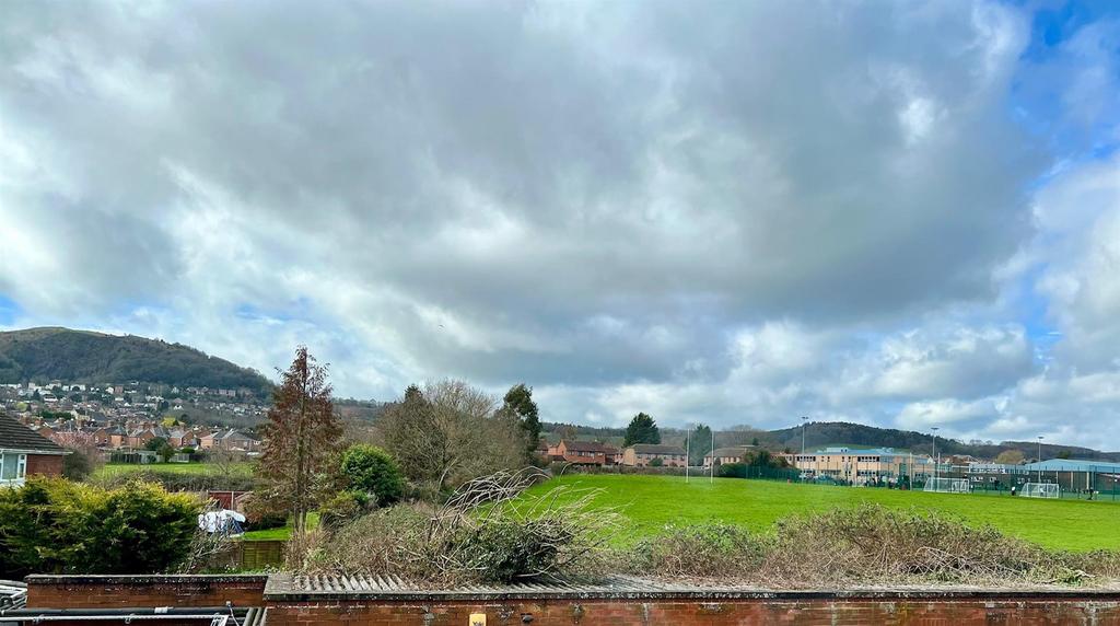 69 Upper Howsell View - Copy.jpg