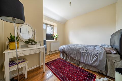 12 Firhill Road, London, SE6 3JS