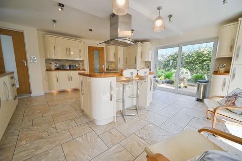 3 bedroom detached bungalow for sale, Bridgnorth Road, Perton WV6