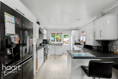 4 bedroom detached bungalow for sale, Windsor Road, Lindford