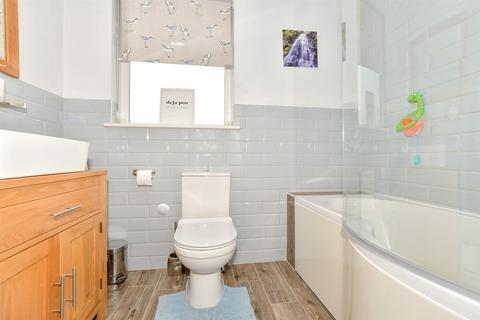 21 Segrave Road, Folkestone, CT19 6AY