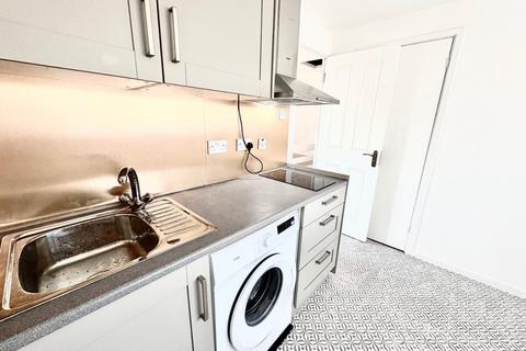 2 bedroom flat to rent, Dunnock Road, London, E6