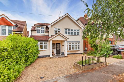 5 bedroom detached house for sale, Wykeham Avenue, Hornchurch, RM11