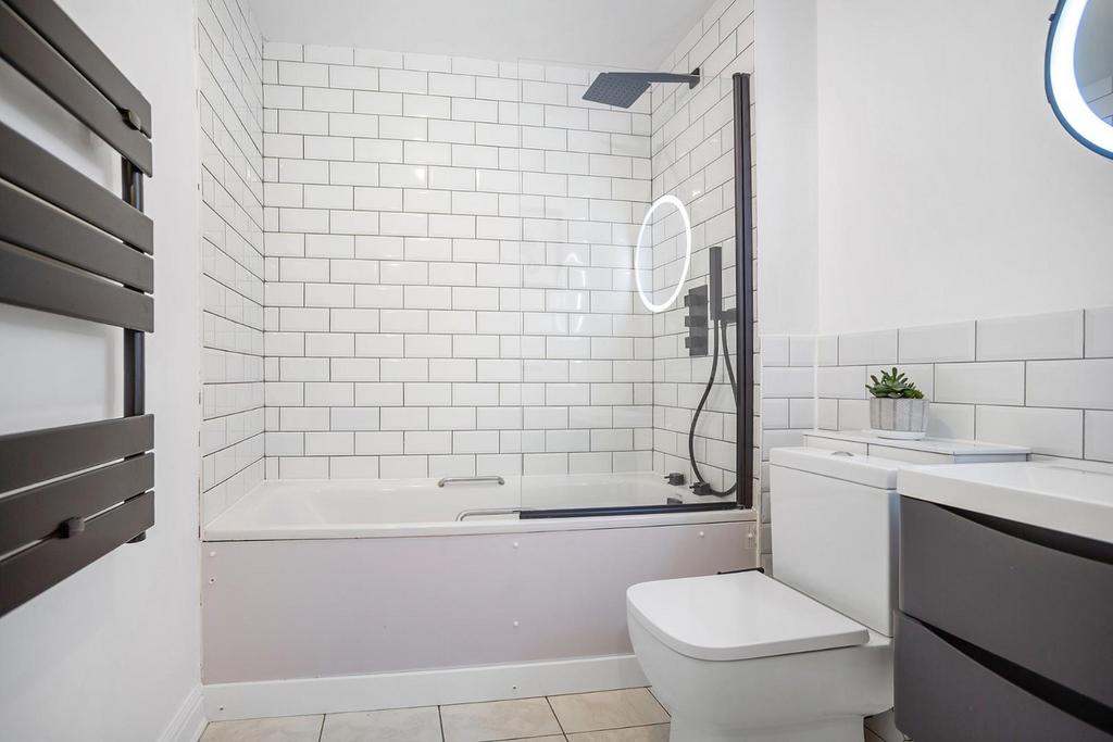 Bathroom.JPG