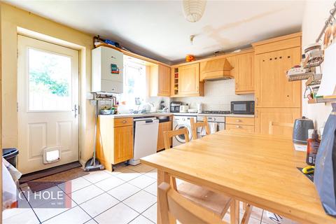 4 bedroom semi-detached house to rent, Cropthorne Road South, Horfield, Bristol, BS7