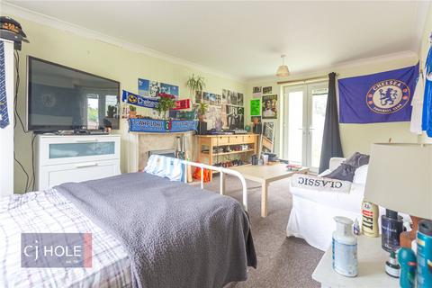 4 bedroom semi-detached house to rent, Cropthorne Road South, Horfield, Bristol, BS7
