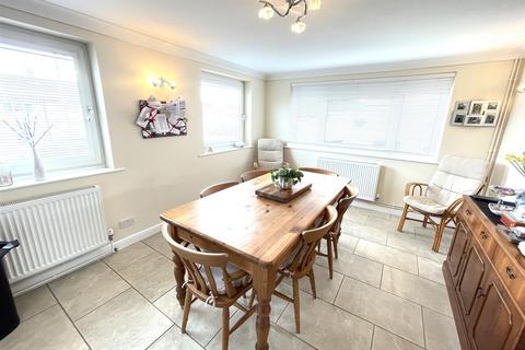 29 Bishopdown Road, Salisbury, SP1 3DS