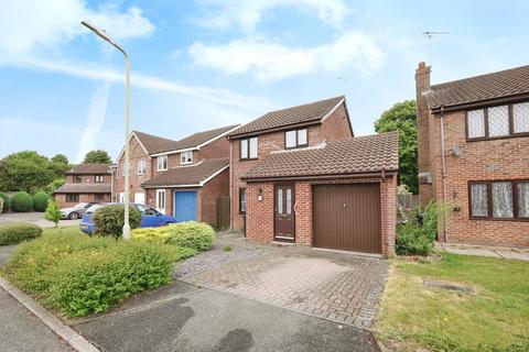 3 bedroom detached house for sale, Barnberry Close, Ashford, TN23 5
