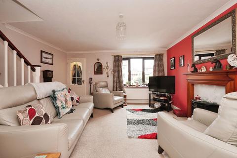 3 bedroom detached house for sale, Barnberry Close, Ashford, TN23 5