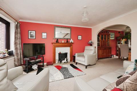 3 bedroom detached house for sale, Barnberry Close, Ashford, TN23 5