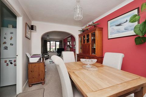 3 bedroom detached house for sale, Barnberry Close, Ashford, TN23 5