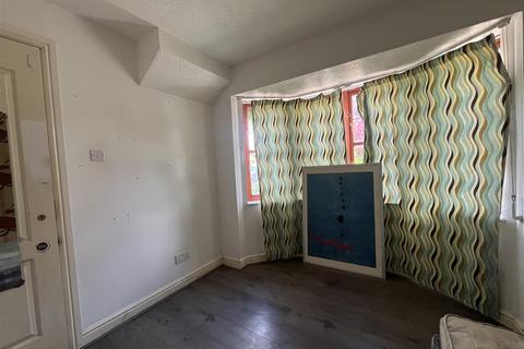 1 Barton Close, London, NW4 4QD