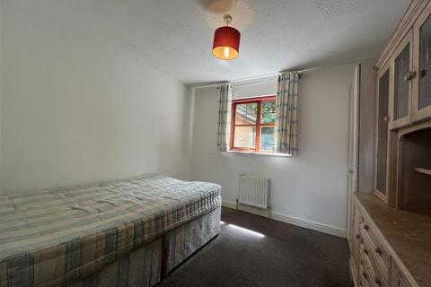 1 Barton Close, London, NW4 4QD
