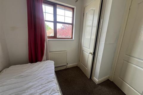 1 Barton Close, London, NW4 4QD