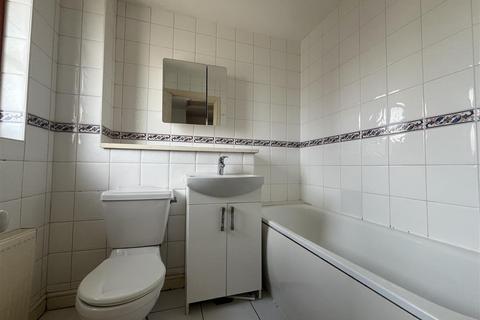 1 Barton Close, London, NW4 4QD