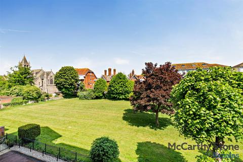 1 bedroom apartment for sale, Martello Court, Jevington Gardens, Eastbourne