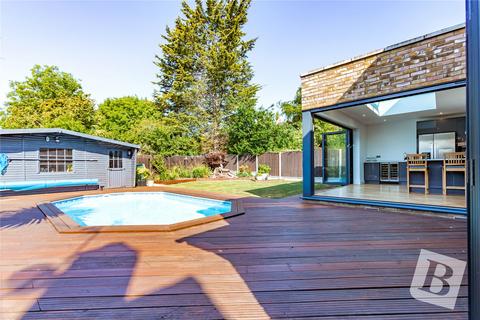 4 bedroom detached house for sale, Ferndown, Emerson Park, RM11