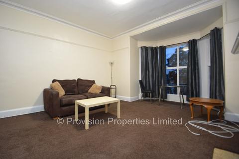 2 bedroom flat to rent, Montpelier Terrace, Woodhouse LS6