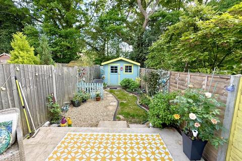 9 Five Acres Close, Lindford, Bordon, GU35 0SJ
