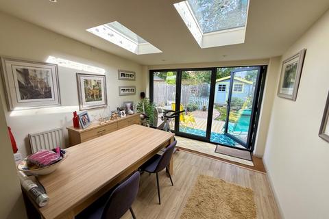 9 Five Acres Close, Lindford, Bordon, GU35 0SJ