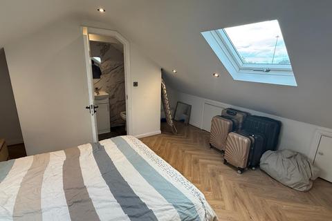 undefined, Southend Road, London E6