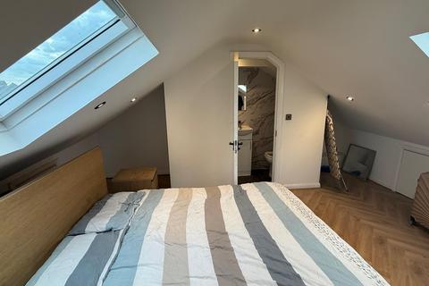 undefined, Southend Road, London E6