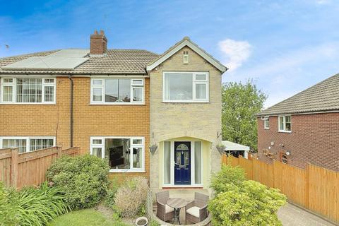 3 bedroom semi-detached house for sale, Littlemoor View, Pudsey