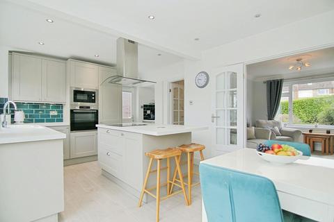 3 bedroom semi-detached house for sale, Littlemoor View, Pudsey