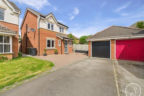 4 bedroom detached house for sale, College Lawns, Leeds