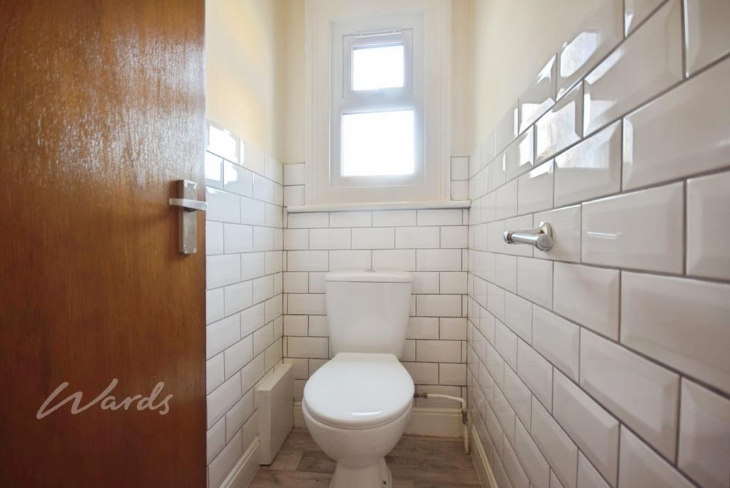 Upper d toilet use