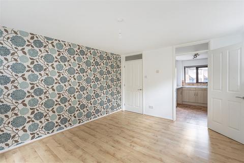 17 Mountbatten Close, St Albans, AL1 5AX