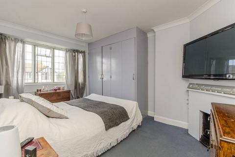 4 Kneller Road, New Malden, KT3 5NE
