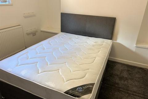 5 bedroom house to rent, Carrill Grove, Manchester M19