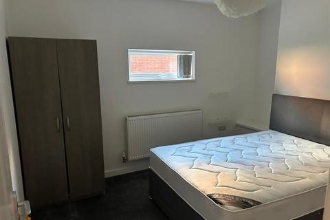 5 bedroom house to rent, Carrill Grove, Manchester M19