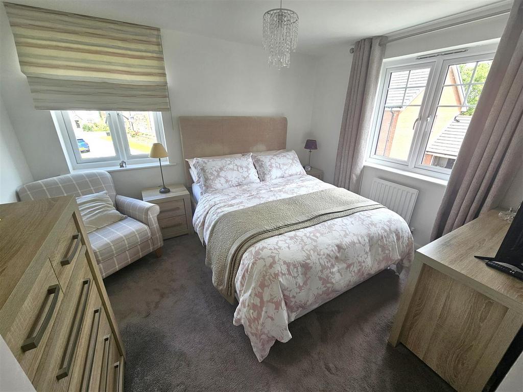 Bedroom 1.jpg
