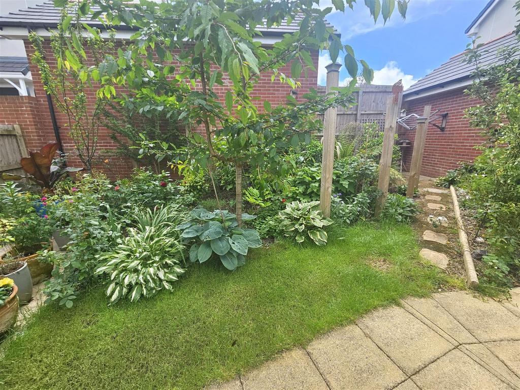Garden (2).jpg