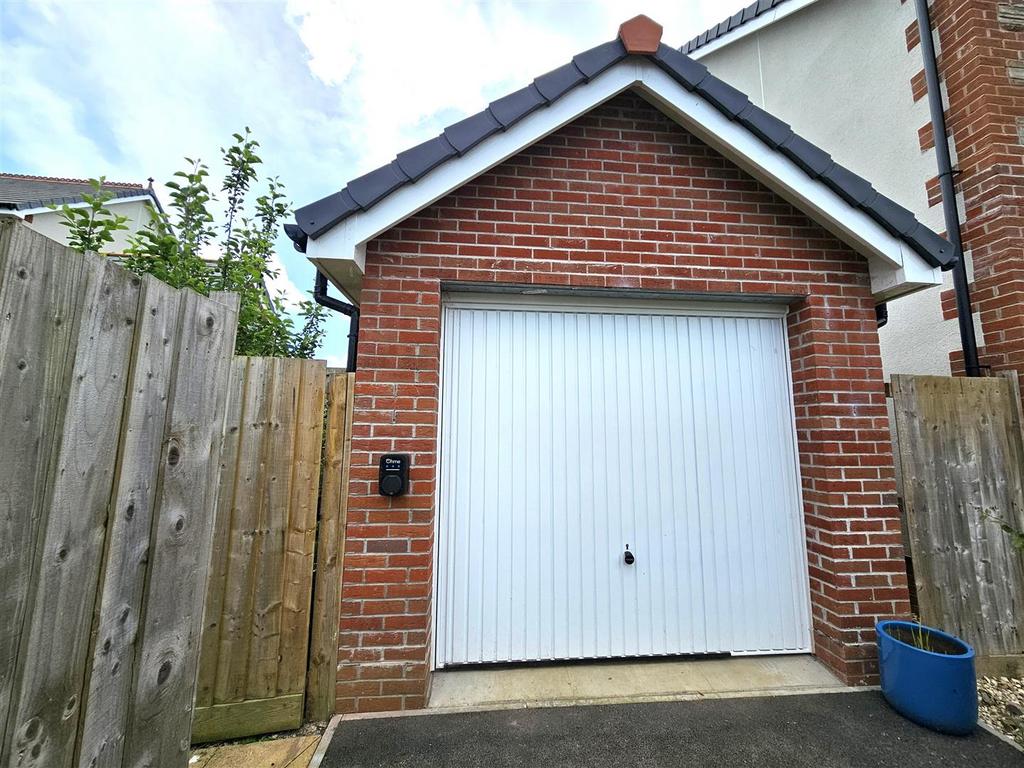 Garage.jpg