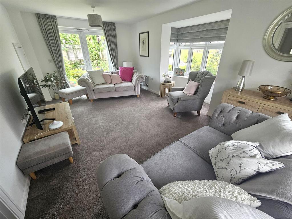 Living Room.jpg