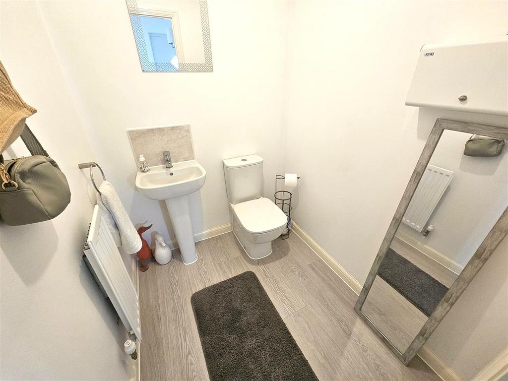 Downstairs WC.jpg