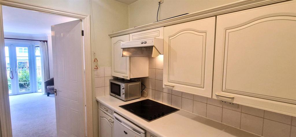 KITCHEN TO LOUNGE.jpg