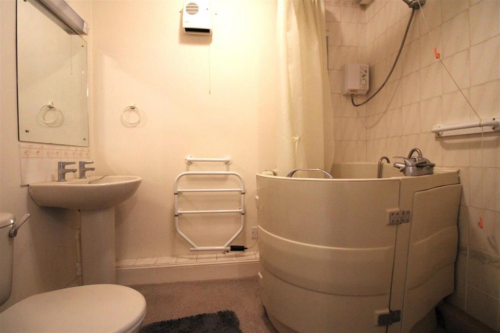 Shower room.JPG