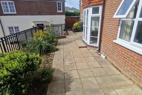 1 bedroom flat for sale, Winterton Lodge, Goda Road, Littlehampton