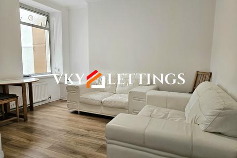 4 bedroom terraced house to rent, King Street, Pontypridd CF37