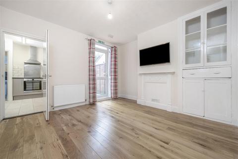 4 bedroom semi-detached house for sale, Desborough Road, High Wycombe HP11