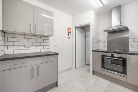 4 bedroom semi-detached house for sale, Desborough Road, High Wycombe HP11