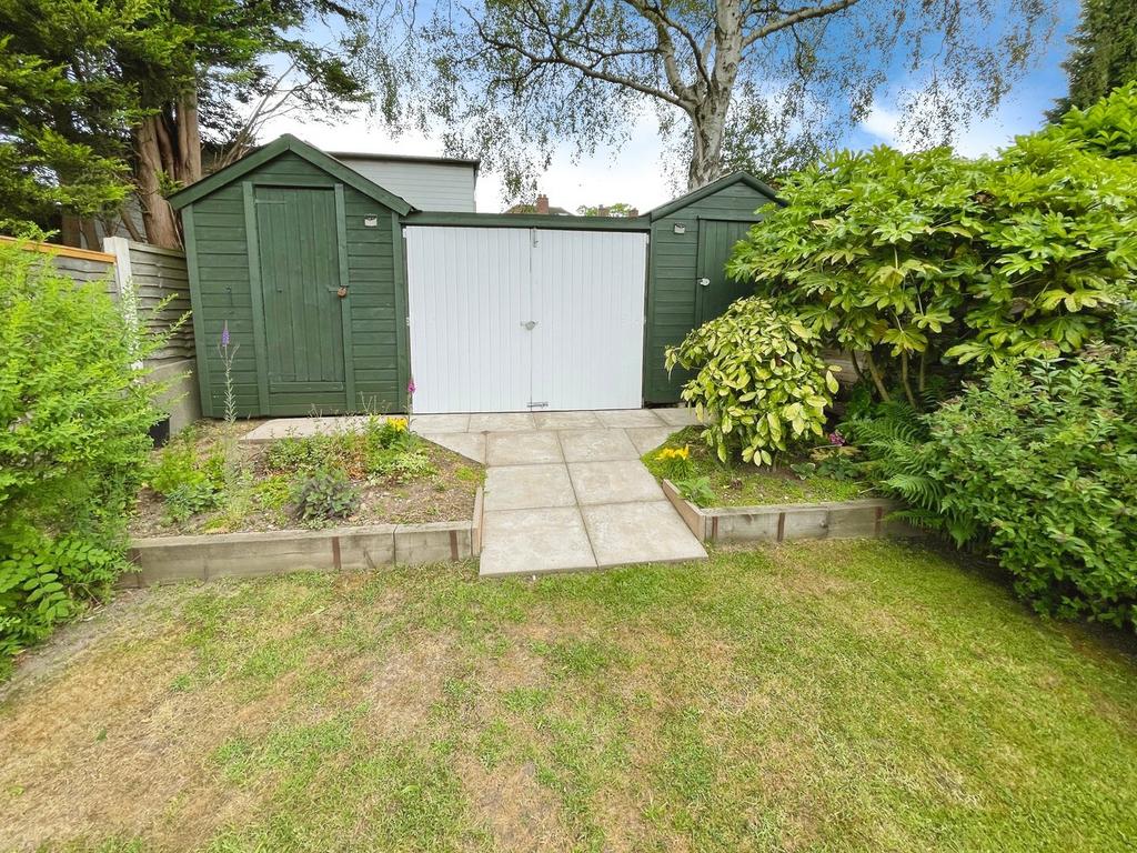 Storage to rear garden