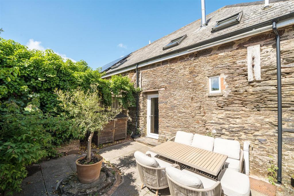 Hayloft Courtyard.jpg