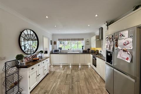 1 Hereford Drive, Claydon, Ipswich, IP6 0BF