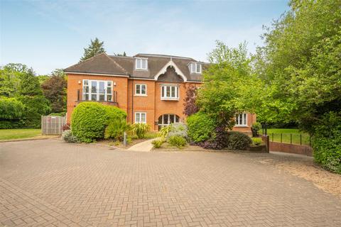 undefined, Chasemount, Windlesham